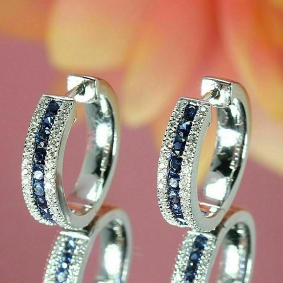 🌟 Hoop Sapphire Earrings - Picture 1 of 3